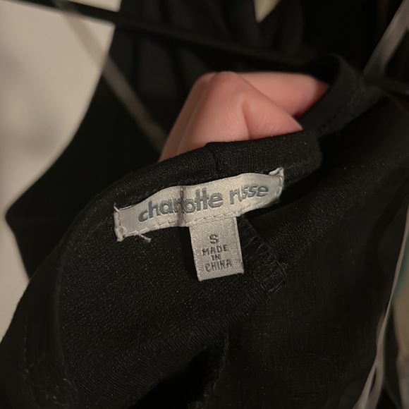 Black dress with choker - Picture 4 of 5